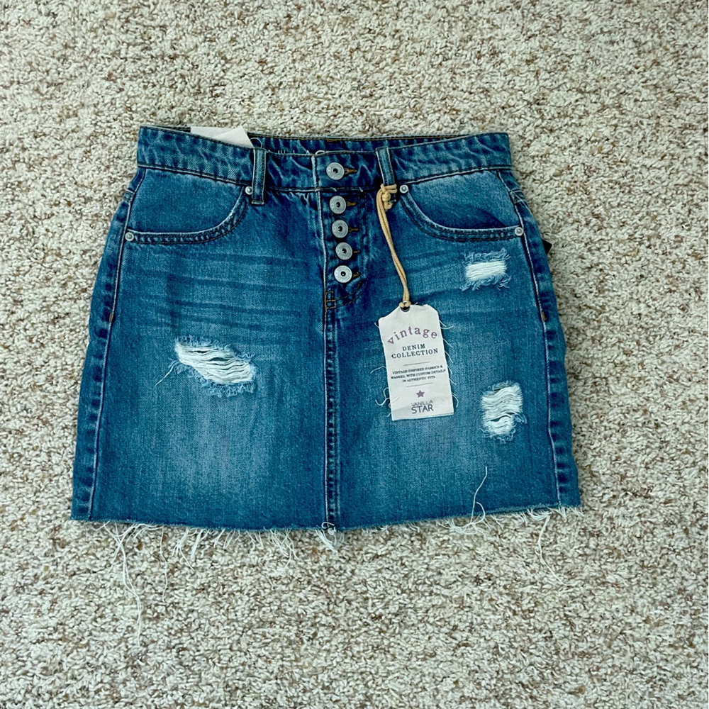 Super cute jean skirt! Vanilla star and NWT!